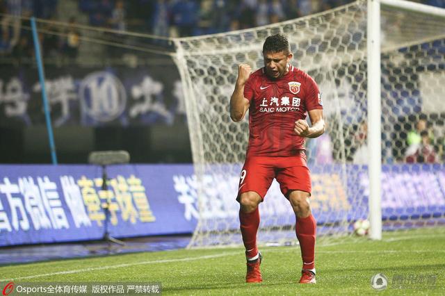 小樱玉足脚交榨精footjob