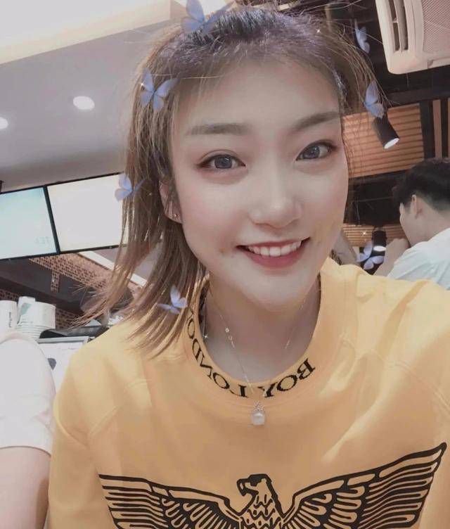 美女的溪谷