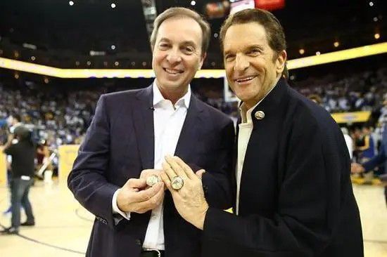 夜蒲4大尺度吸乳视频