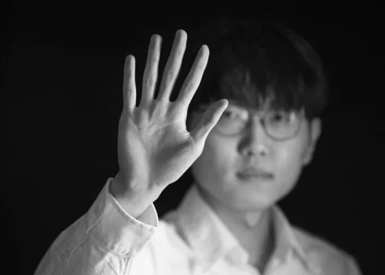 亲戚弟弟交朋友